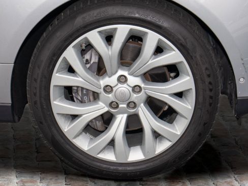 Used 2018 Land Rover Range Rover HSE image 41