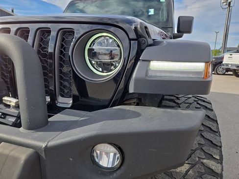Used 2021 Jeep Gladiator Rubicon AWD/4WD image 6
