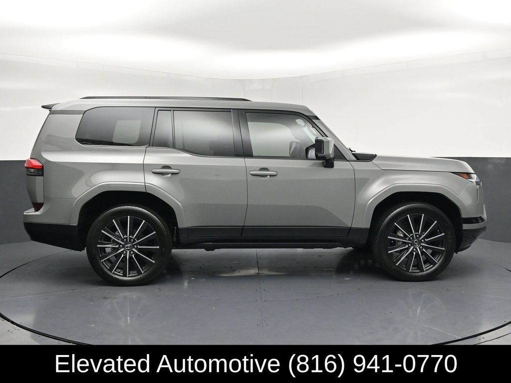 Used 2025 Lexus GX 550 w/ Accessory Package (2T) AWD/4WD image 33