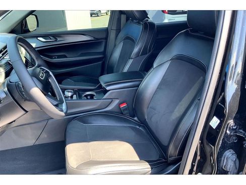 Used 2024 Jeep Grand Cherokee L Altitude AWD/4WD image 26