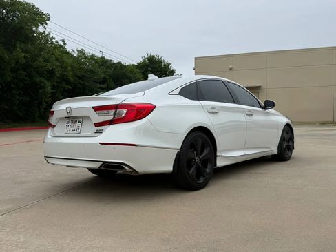 Used 2019 Honda Accord Touring image 5