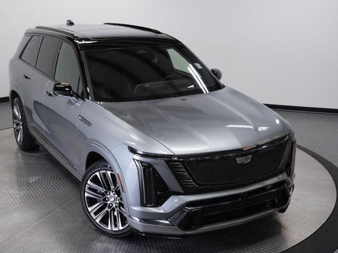 Used 2026 Cadillac Vistiq Platinum w/ LPO, Floor Liner Package AWD/4WD image 70