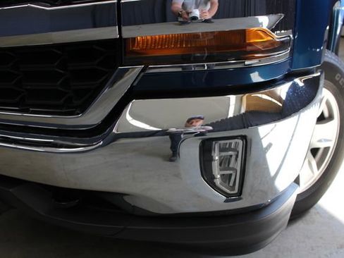 Used 2018 Chevrolet Silverado 1500 LT w/ All Star Edition AWD/4WD image 7