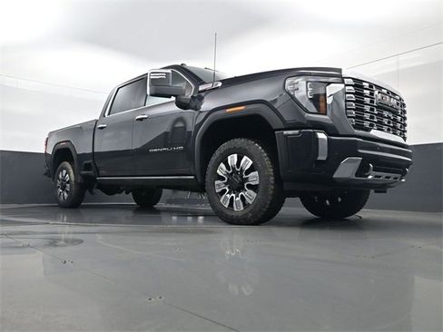 New 2026 GMC Sierra 3500 Denali w/ Denali Reserve Package image 23