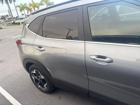 Used 2025 Kia Seltos EX w/ EX Sunroof Package FWD image 5