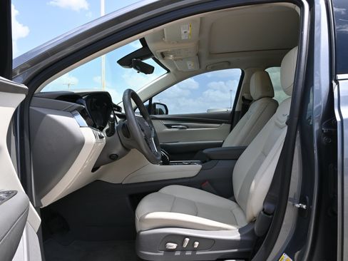 Used 2021 Cadillac XT5 Premium Luxury FWD image 18