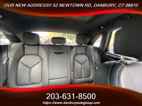 Used 2021 Porsche Macan AWD/4WD image 21