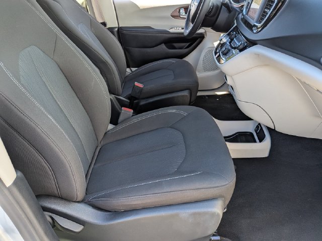 Used 2023 Chrysler Voyager LX FWD image 34