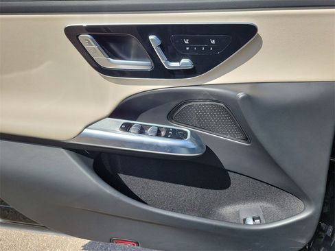 Used 2025 Mercedes-Benz E 350 4MATIC Sedan image 15