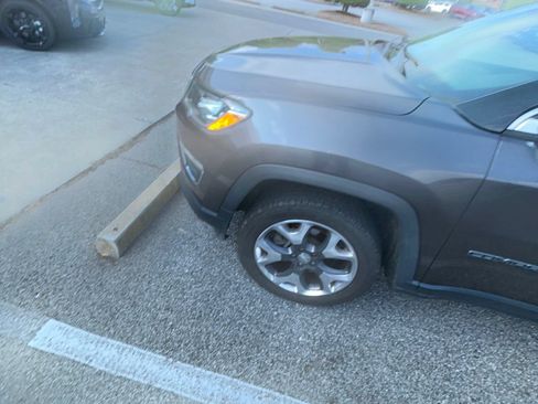 Used 2018 Jeep Compass Limited w/ Navigation Group AWD/4WD image 6