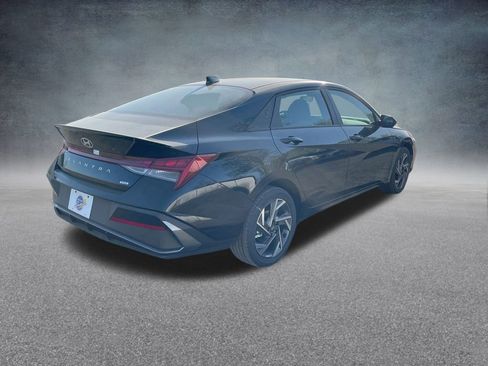 Used 2025 Hyundai Elantra SEL image 31