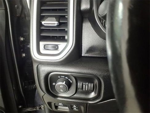 Used 2019 RAM 1500 Big Horn image 29