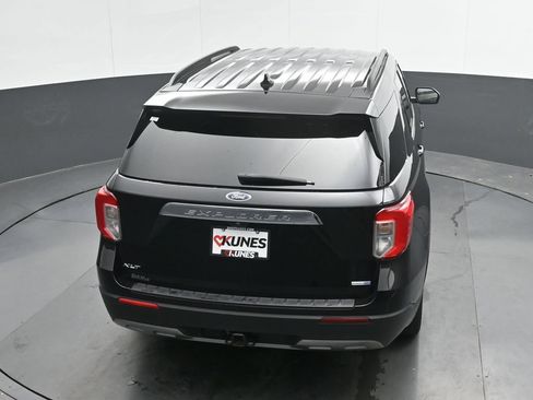 Used 2020 Ford Explorer XLT w/ Equipment Group 202A AWD/4WD image 30