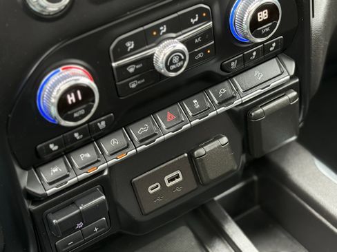 Used 2021 GMC Sierra 1500 AT4 w/ AT4 Value Package image 32