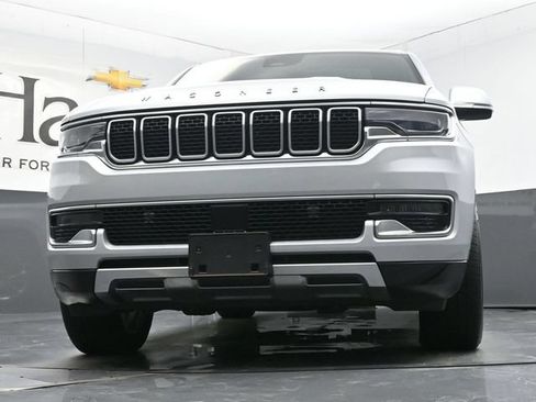 Used 2022 Jeep Wagoneer Series III w/ Premium Group I AWD/4WD image 58