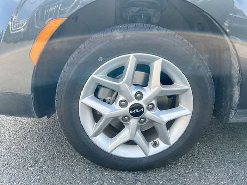 Used 2024 Kia Soul LX w/ Option Group 015 FWD image 10
