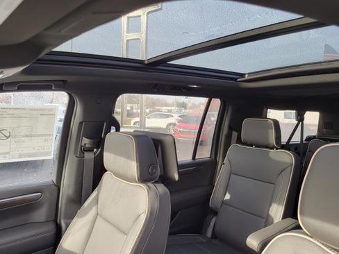 New 2026 Chevrolet Suburban Premier image 10