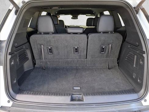 Used 2024 GMC Acadia Elevation image 6