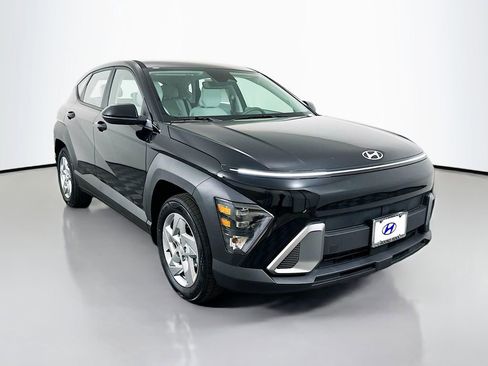 New 2026 Hyundai Kona SE image 3