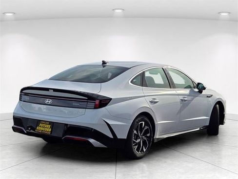 New 2025 Hyundai Sonata SEL image 6