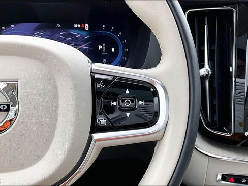 Certified 2023 Volvo XC60 B5 Plus image 11