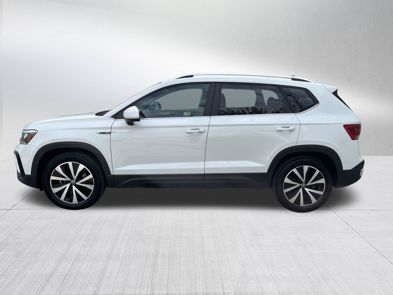 Used 2024 Volkswagen Taos SE FWD image 4