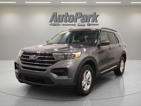 Used 2023 Ford Explorer XLT w/ Class IV Trailer Tow Package AWD/4WD image 6