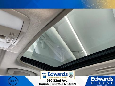 Used 2009 Nissan Rogue SL w/ Moonroof Pkg AWD/4WD image 26