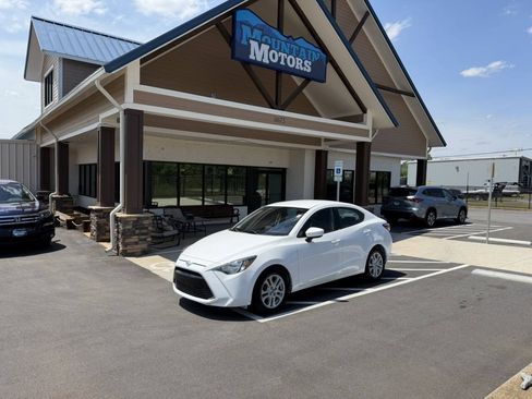 Used 2016 Scion iA FWD image 1