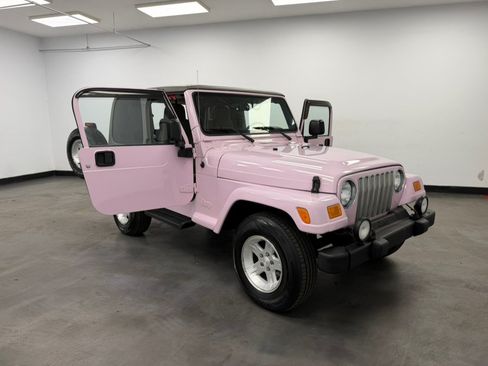 Used 2004 Jeep Wrangler Sahara w/ Dual Top Group AWD/4WD image 38