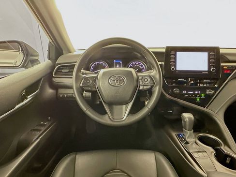 Used 2024 Toyota Camry SE image 21