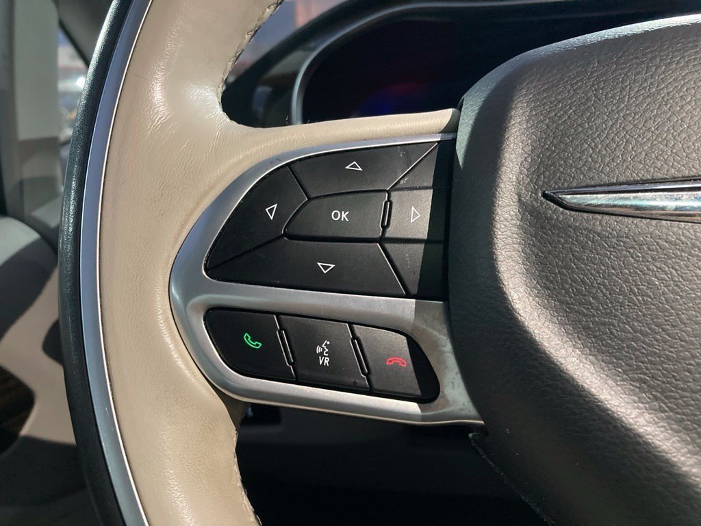Used 2021 Chrysler Pacifica Limited FWD image 15