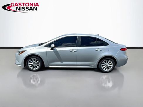 Used 2021 Toyota Corolla LE w/ LE Convenience Package FWD image 5