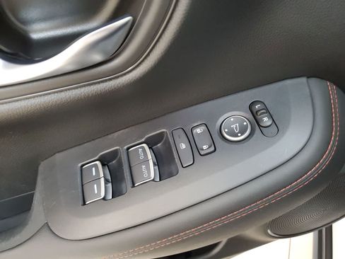 Certified 2025 Honda HR-V Sport image 16
