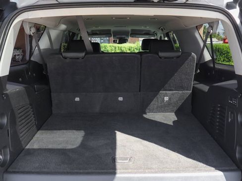 Used 2020 Chevrolet Suburban Premier RWD image 8