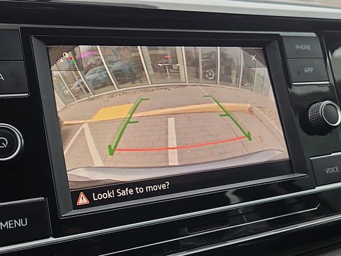 Certified 2022 Volkswagen Taos S image 9