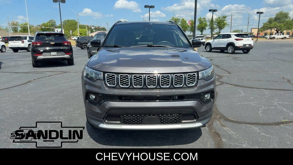 Used 2024 Jeep Compass Limited AWD/4WD image 2