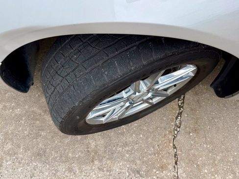Used 2007 Buick Lucerne CXL w/ Luxury Package FWD image 34