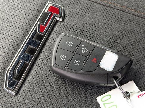 Used 2024 GMC Sierra 2500 AT4 w/ AT4 Premium Plus Package image 31