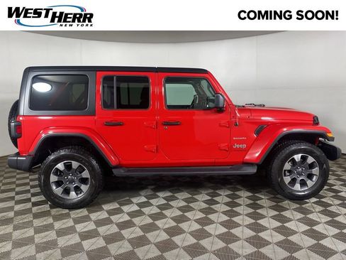 Used 2022 Jeep Wrangler Unlimited Sahara w/ Cold Weather Group AWD/4WD image 19