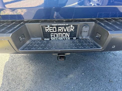 Used 2024 Nissan Titan PRO-4X w/ Pro-4x Utility Package image 11