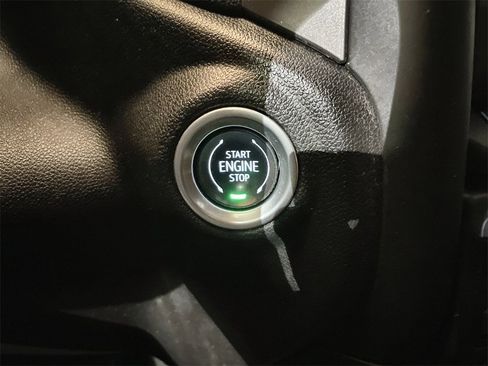 Used 2024 Chevrolet Silverado 2500 Custom w/ Custom Value Package image 16