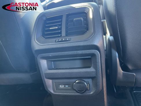 Used 2023 Volkswagen Tiguan SE image 29