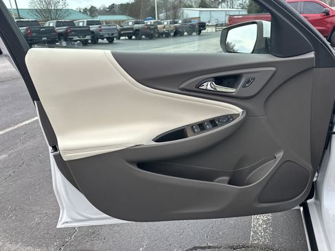 Used 2019 Chevrolet Malibu LT w/ Leather Package image 10