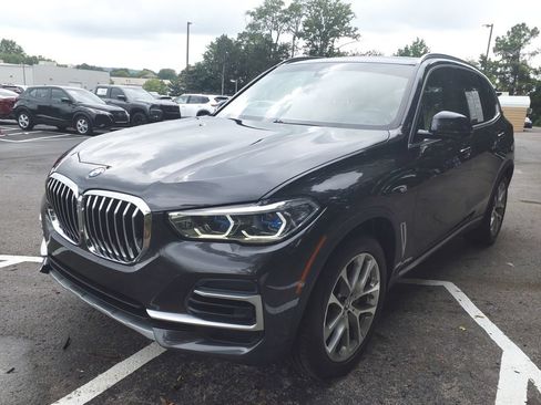 Used 2022 BMW X5 xDrive40i w/ Executive Package AWD/4WD image 3