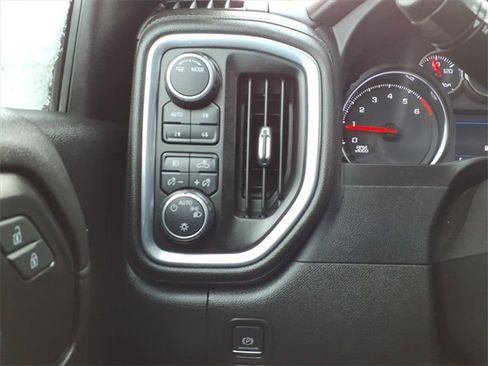 Used 2022 Chevrolet Silverado 2500 LT w/ Convenience Package image 13