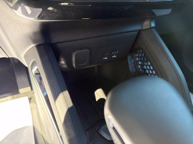 Used 2024 Chevrolet TrailBlazer LT w/ LT Cold Weather Package FWD image 25