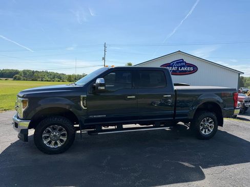Used 2019 Ford F250 XLT w/ XLT Premium Package AWD/4WD image 8