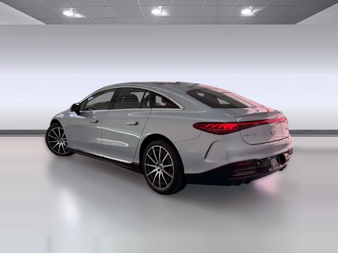 Used 2023 Mercedes-Benz EQS 580 4MATIC Sedan image 3