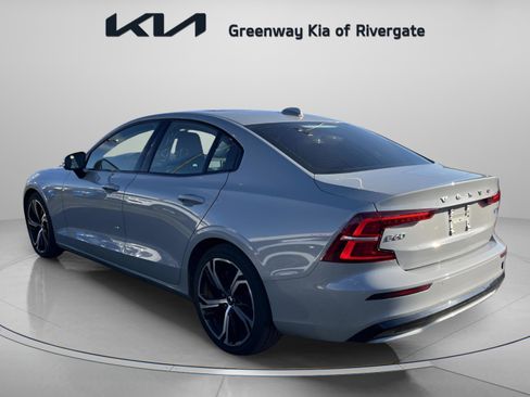 Used 2024 Volvo S60 B5 Core image 5